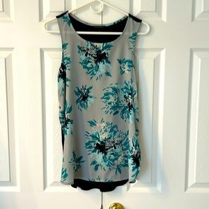 Super cute Banana Republic top - size M